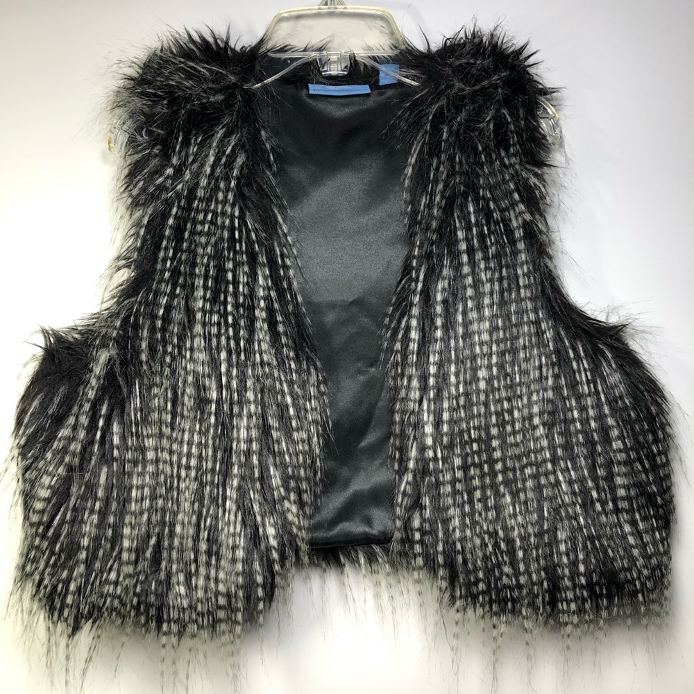 Vera Faux Fur Crop Vest Black White Soft